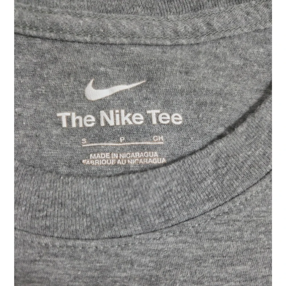 Nike Mens Safari Print Graphic T-Shirt Gray Red Logo Short Sleeve Small